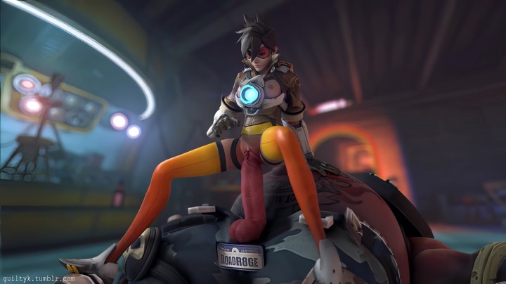 Wielki Wieprz Wieprz zakłada małego Tracera z Overwatch na wielkiego kutasa